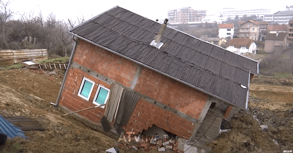 “Shembet” një shtëpi në Prishtinë, shtatë të tjera në rrezik