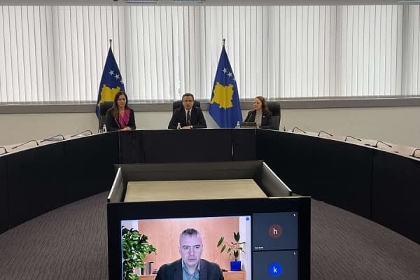 ​Lansohet pilotimi i programit të kuponëve, Kurti: Ky projekt mbështetet nga BB