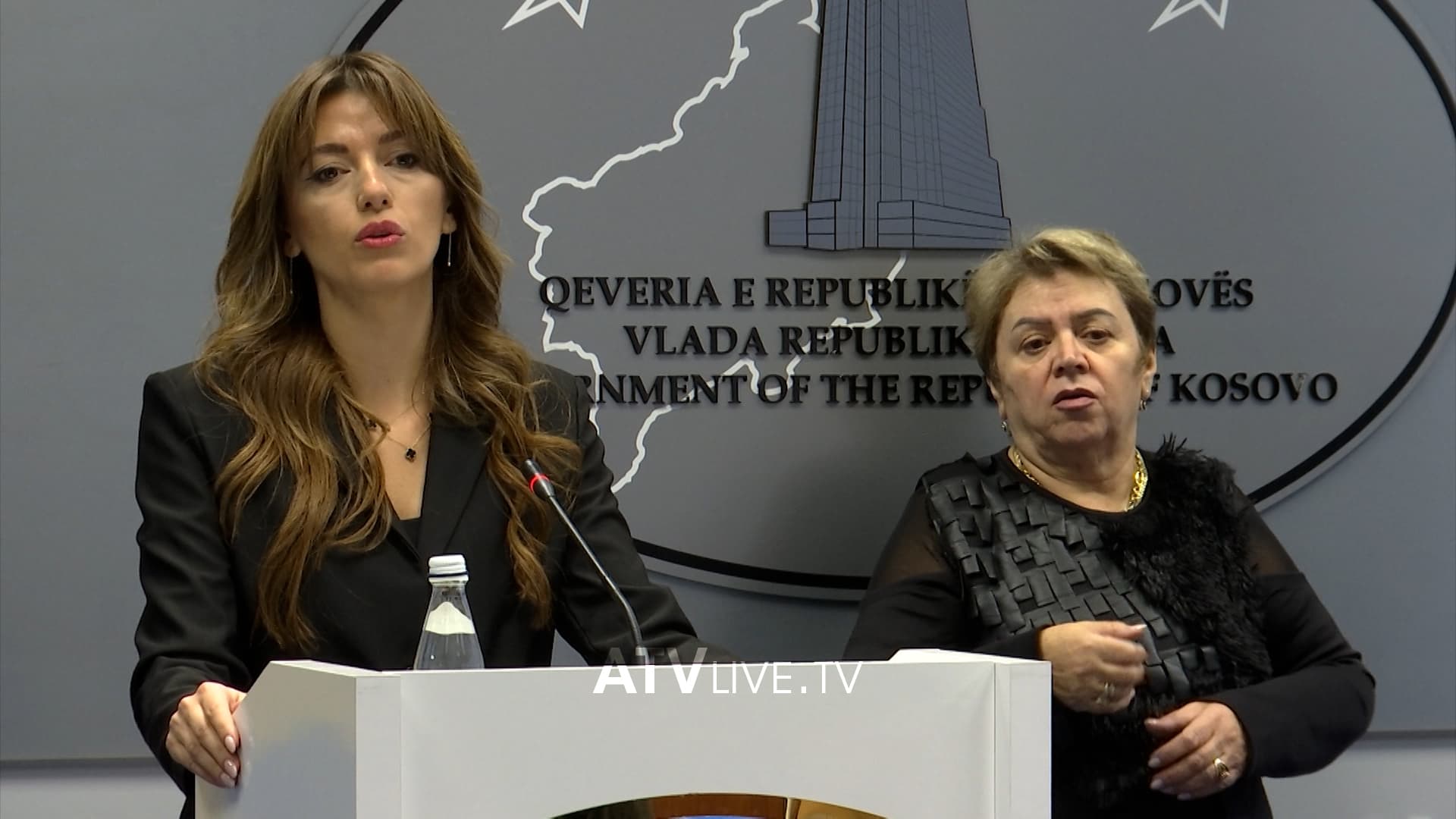Qeveria intensifikon veprimet, por akuzon të tjerët për fushatë