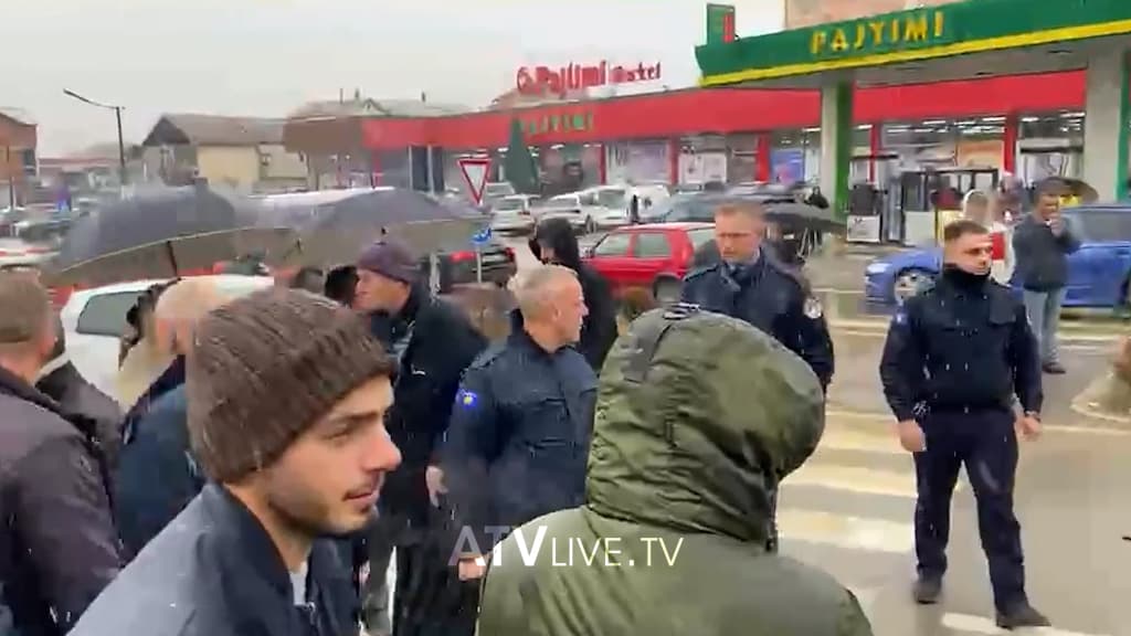 Malishevasit bllokojnë rrugën, kërkojnë zgjidhje për reduktimet e energjisë