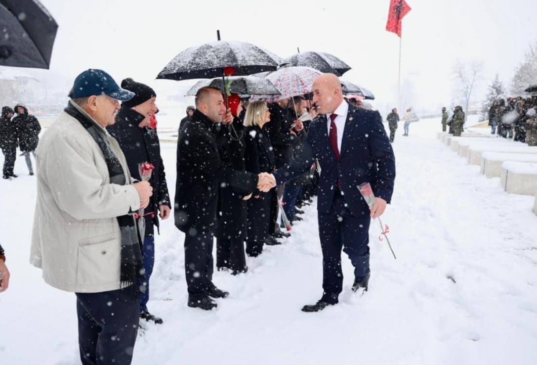 Haradinaj nis fushatën nga Prekazi: Nga këtu nisemi për “Kosovën Fituese” me numrin 137