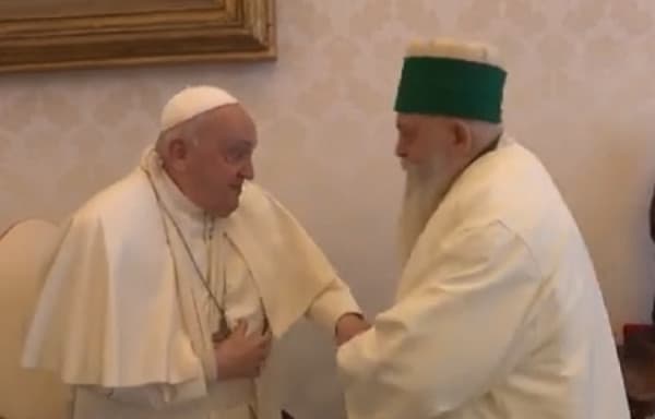​Papa Françesku pajtohet për shtetin bektashi, pret në Vatikan Baba Mondin
