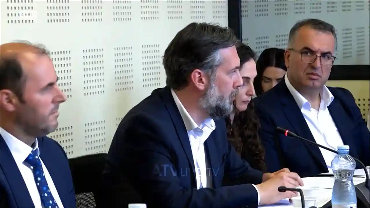 Çeku dhe Rama “përplasen” për lokacionin e palestrës multisportive në Prishtinë