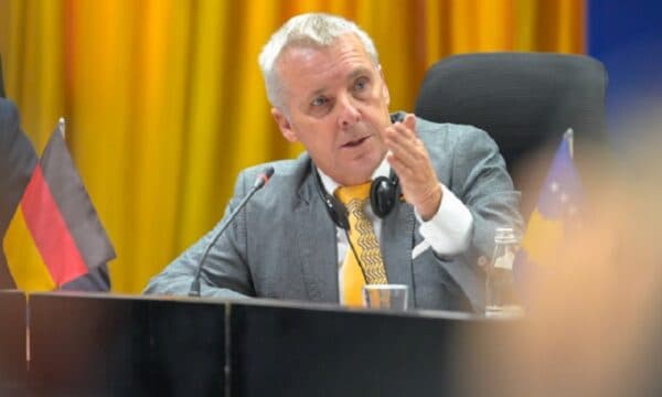 Rohde: Shtetet janë pro heqjes së masave, kërkohet koordinim në veprimet në veri