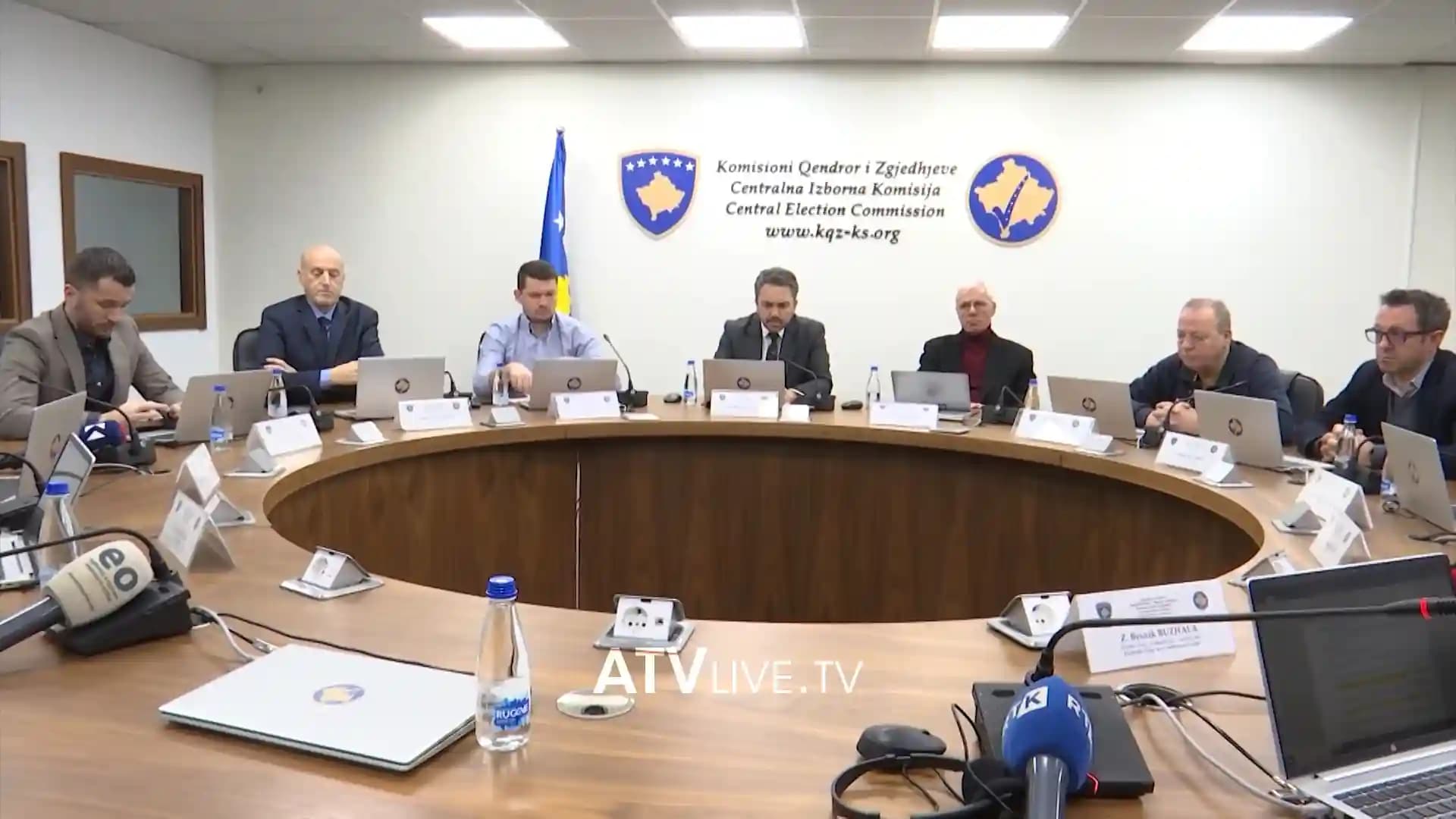 Mbyllen tri qendra votimi jashtë vendit