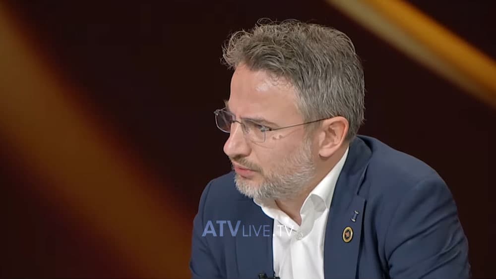 Gjini: Jam kthyer nga Franca për t’u thënë të rinjve që Evropën ta bëjnë në Kosovë