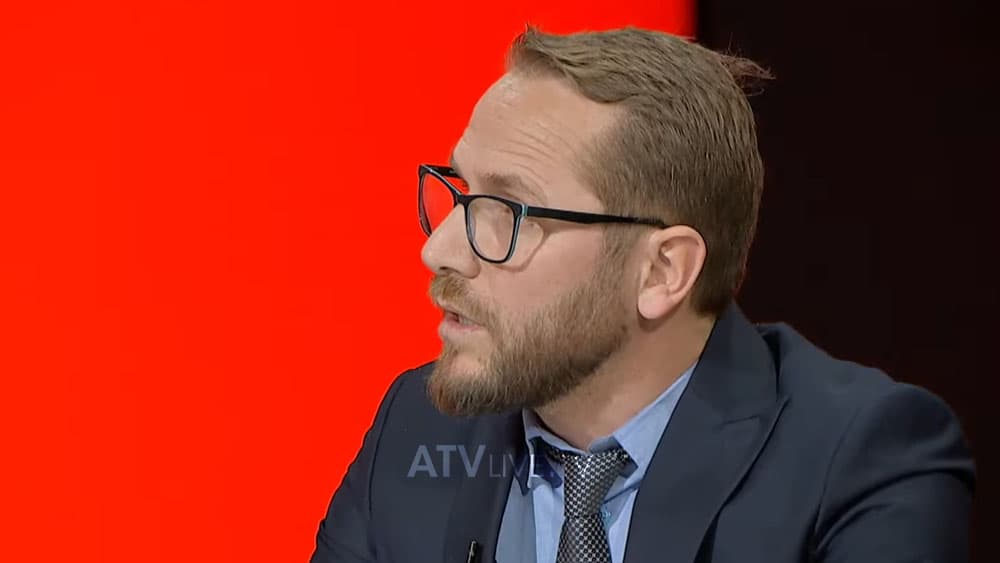Ademi: Profesionistët shëndetësor po detyrohen të punojnë shtesë për mirëqenien e tyre