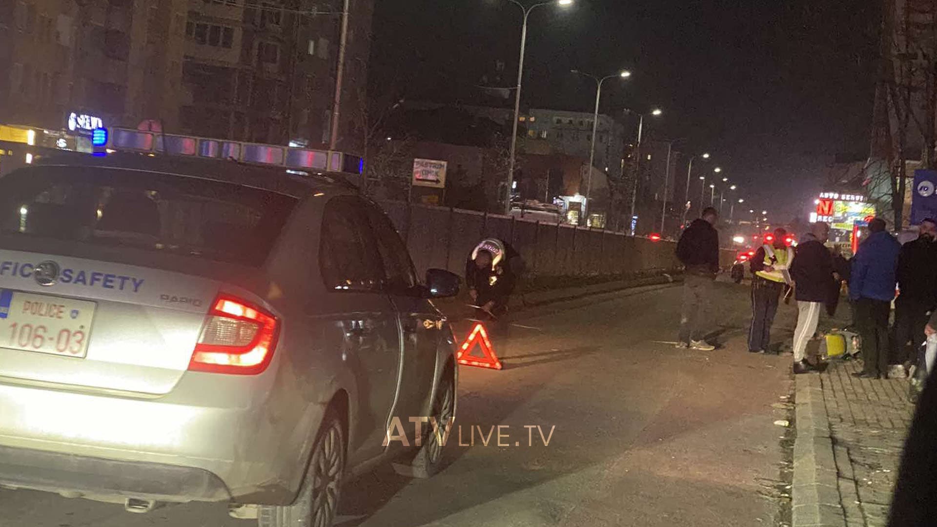 Aksident në rrugën “Nëna Terezë”, vetura godet motoçiklistin