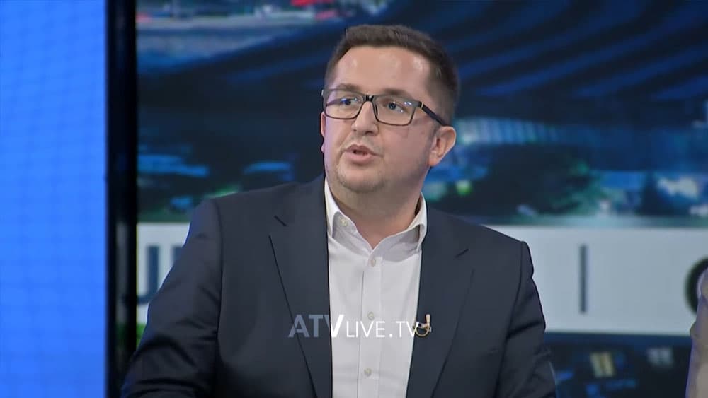 “LDK-yhi e PDK-yhi”, Mustafa: Tallja e Kurtit me opozitën, pasojë e panikut dhe mungesës së rezultateve