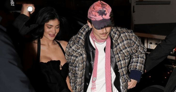 Kylie Jenner dhe Timothee Chalamet janë fotografuar së bashku, të kapur për dore
