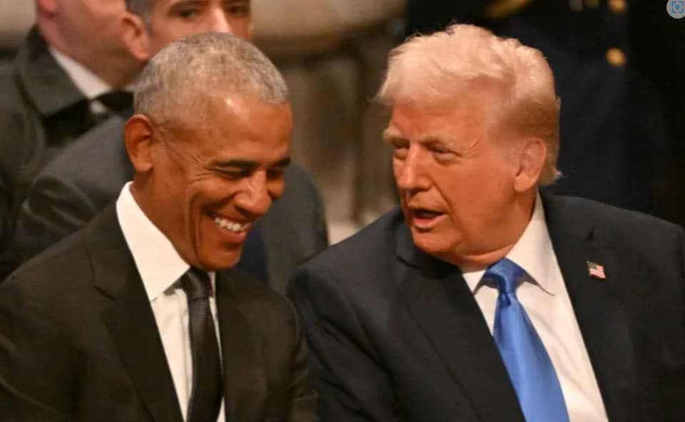 Obamës e Trump shihen të buzëqeshur në funeralin e Jimmy Carter