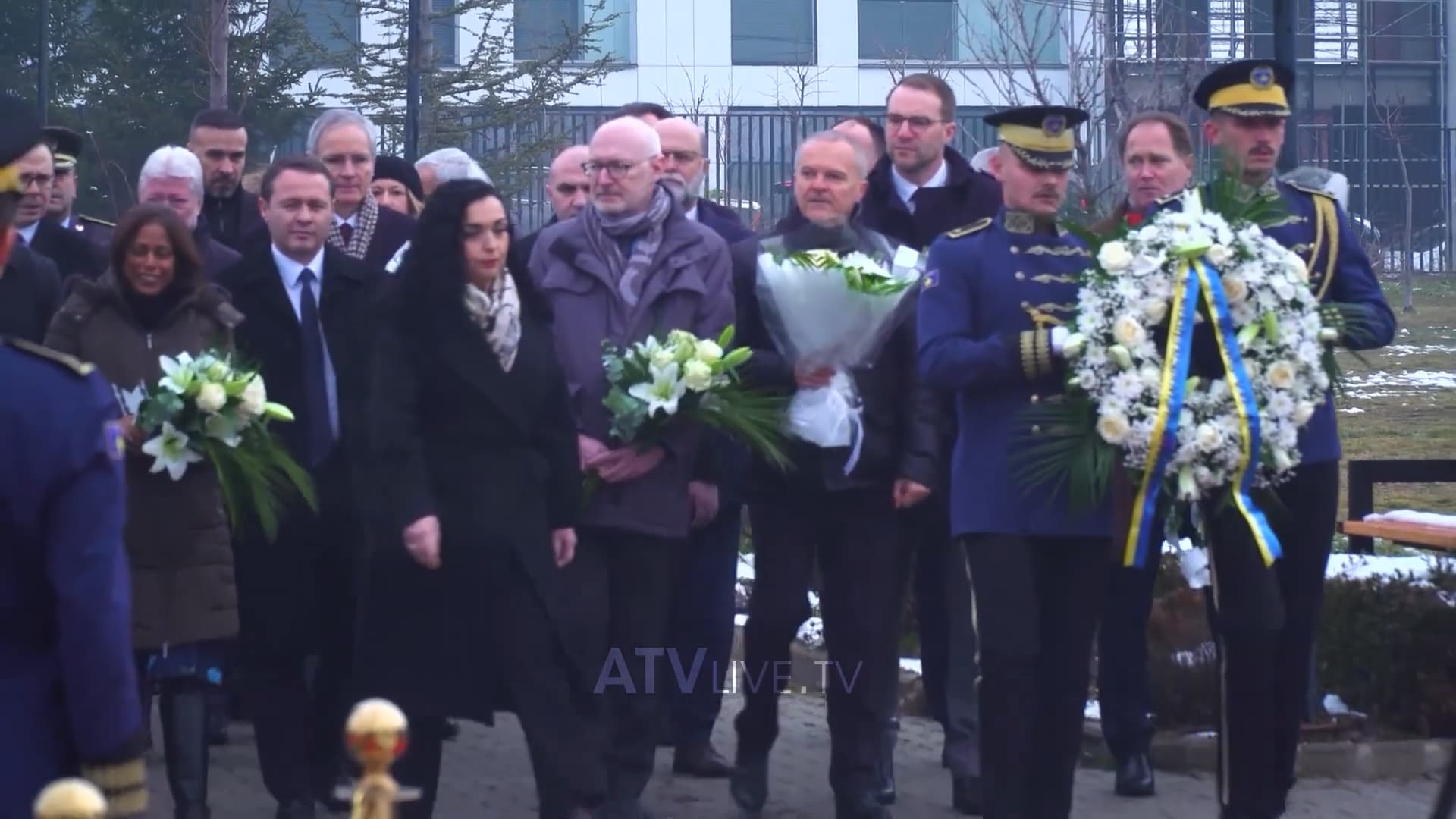 Në 19-vjetorin e vdekjes, Kosova përkujtoi presidentin Rugova