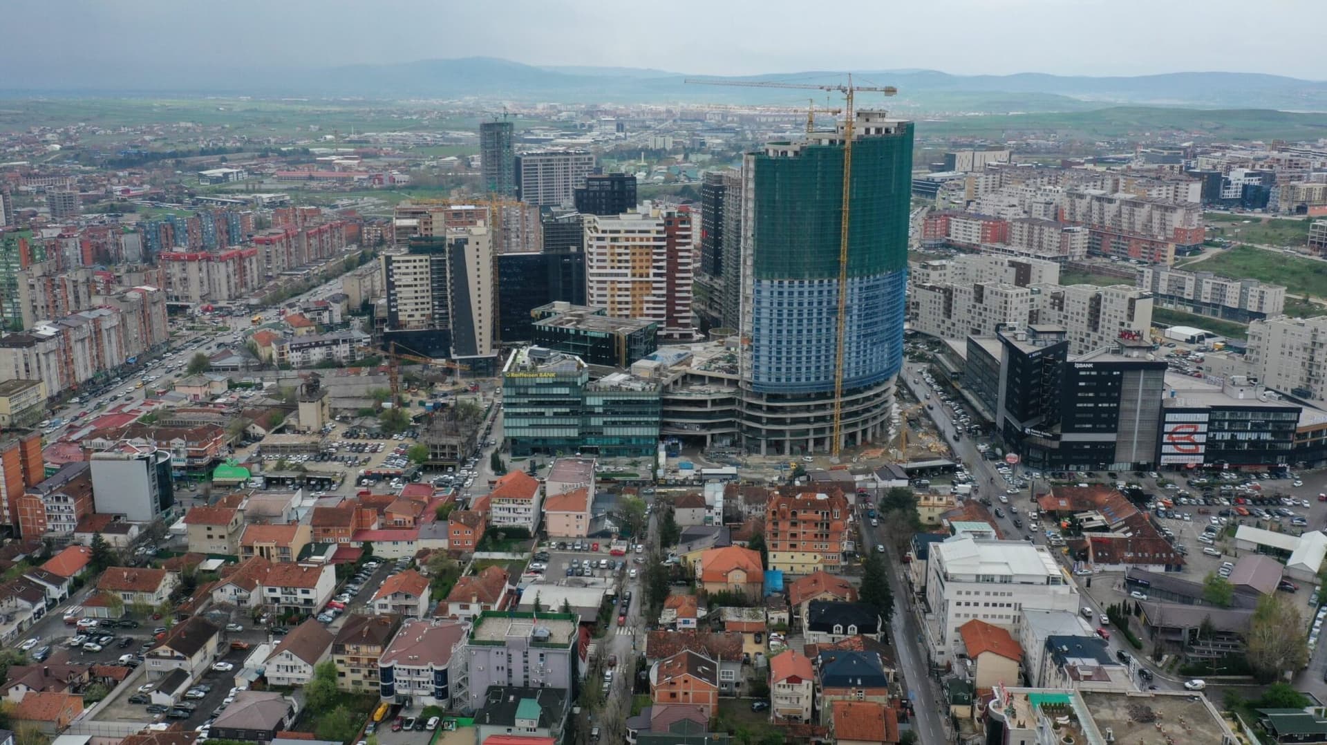 Ekonomistët: Mungesa e stabilitetit ekonomik dhe politik, pengesë për investime të huaja