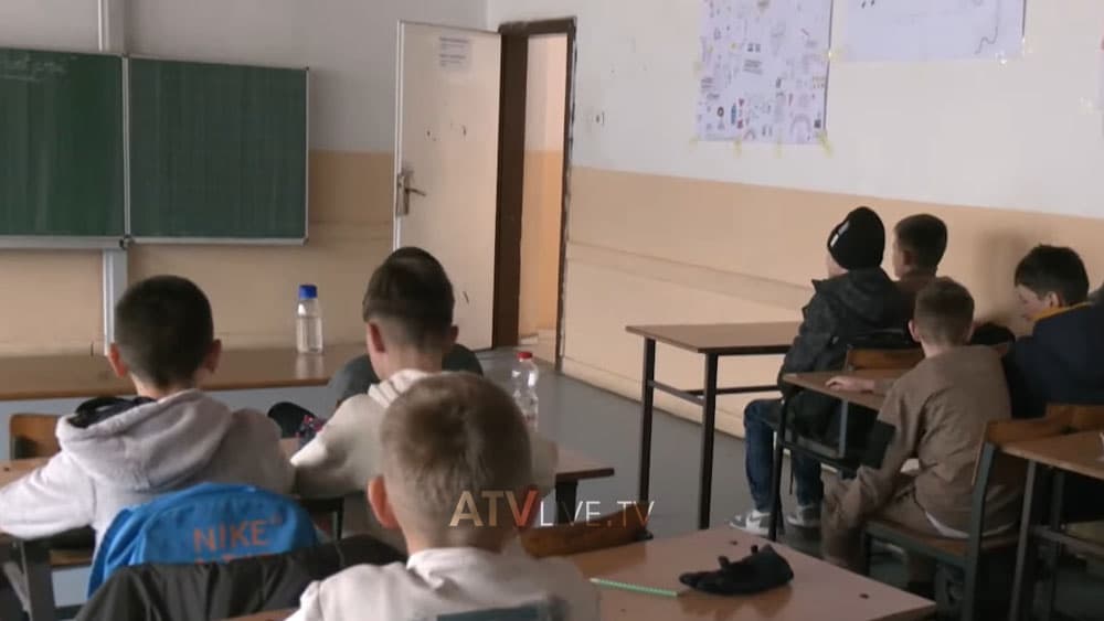 Nxënësit e shkollës “Ali Asllani”, në Kaçanik mësojnë në kushte të rënda