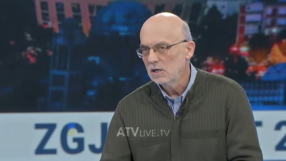 Rexhaj: Mosangazhimi i grave në politikë, varfërim për shoqërinë