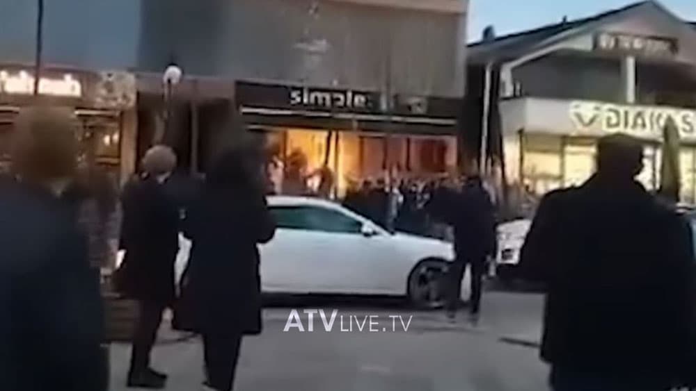 Digjet lokali në Suharekë, lëndohet një person