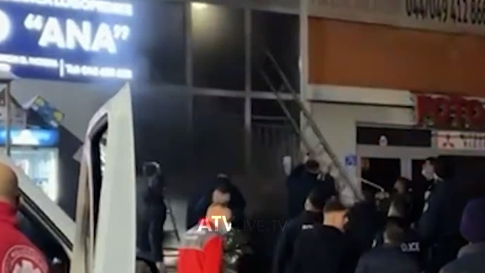 Zjarri në Kalabri, në dy blloqe banorët mbesin të ngujuar në balloket e tyre