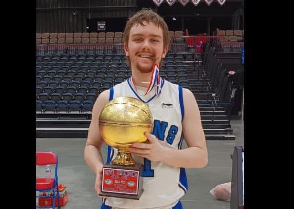 Djaloshi nga Kosova shpallet kampion basketbolli në ShBA