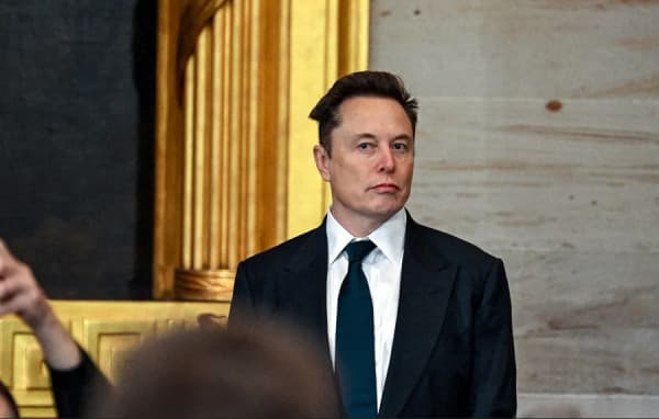 ​Musk vazhdon me synime të reja dhe me bekimin e Trump