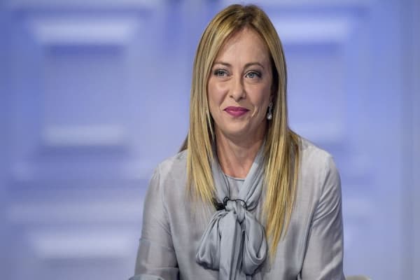 ​Meloni viziton Papën