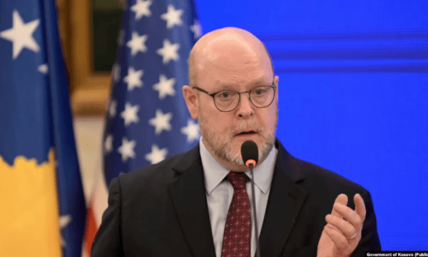 Hovenier: Kosova humbi disa mundësi për 1 vit, anëtarësimi në KiE e rruga drejt BE-së varen nga partnerët, ata duhet të shohin përpjekje