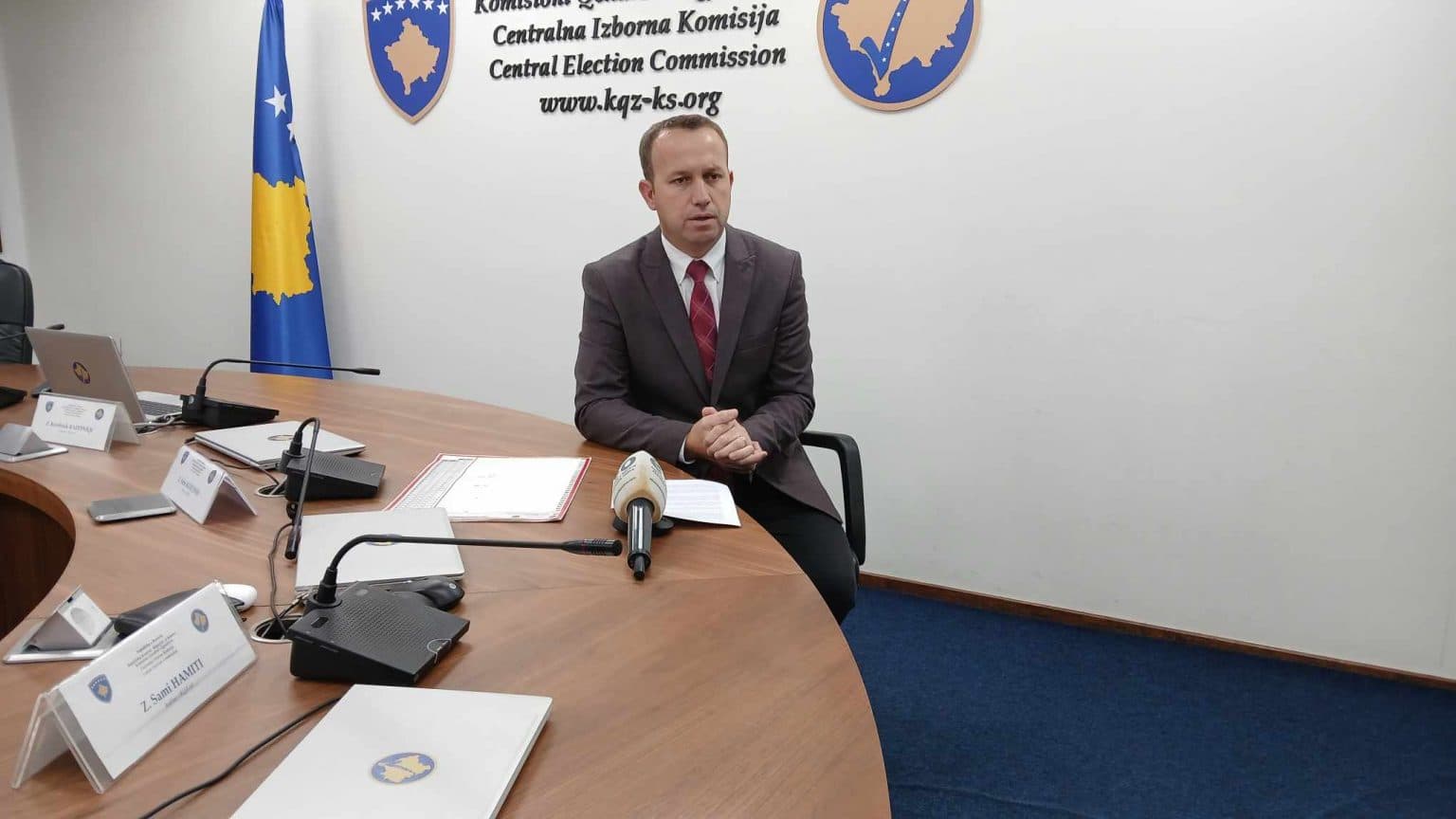 Ky është orari i konferencave të KQZ-së për votimin në përfaqësi diplomatike
