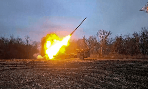 Ambasadat kujtojnë sot trevjetorin e fillimit të luftës në Ukrainë
