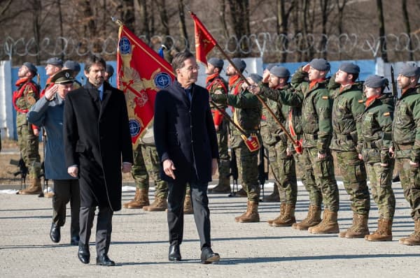 ​Rutte paralajmëron evropianët: Shpenzoni më shumë për mbrojtje ose ju thërret njeriu nga Uashingtoni