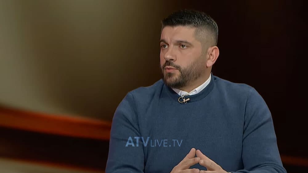 Neziri: Synimi i AAK-së është që të rinjtë të gjejnë punë në Kosovë dhe të mos detyrohen të largohen