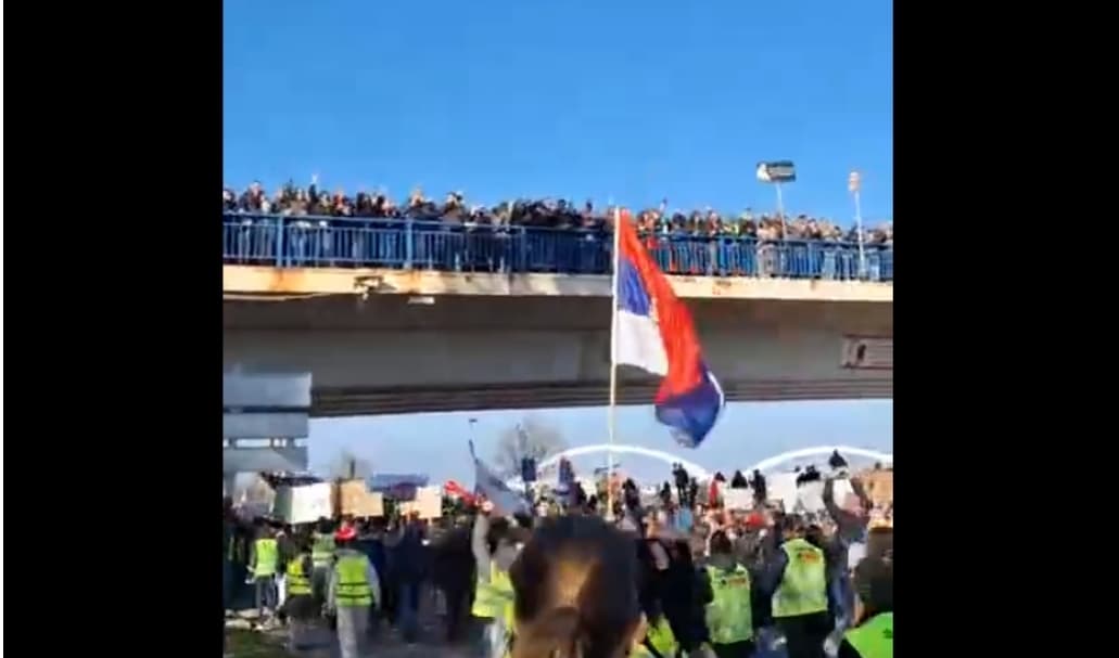 Protestat në Serbi, studentët nisin bllokimin 24 orësh të 3 urave të Novi Sadit