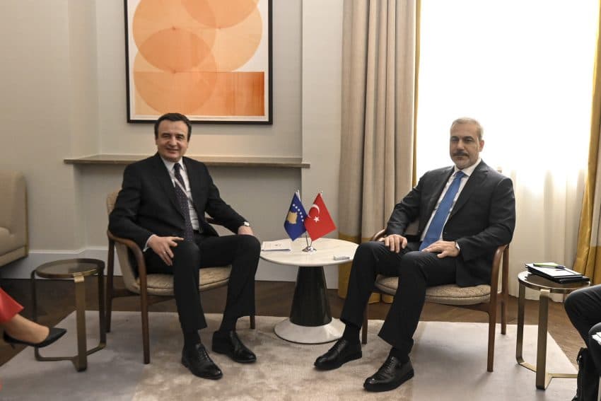 Kurti takon ministrin e Punëve të Jashtme të Turqisë, Hakan Fidan