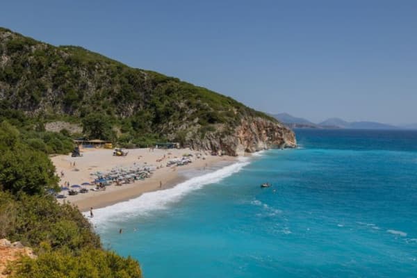 ​“Daily Express”: Shqipëria vendi magjepsës evropian më afër dhe më i lirë se Tajlanda