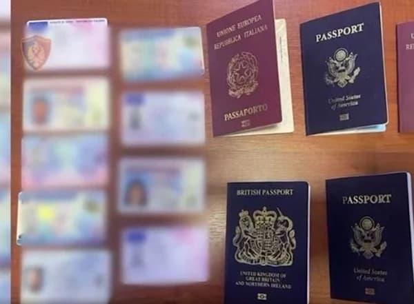 Goditet grupi kriminal që falsifikonte dokumente, të arrestuar nga Kosova dhe Shqipëria