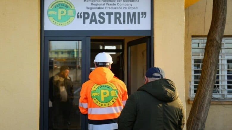 KRM ‘Pastrimi’ kërkon nga qytetarët të paguajnë faturat e mbeturinave në pikat zyrtare