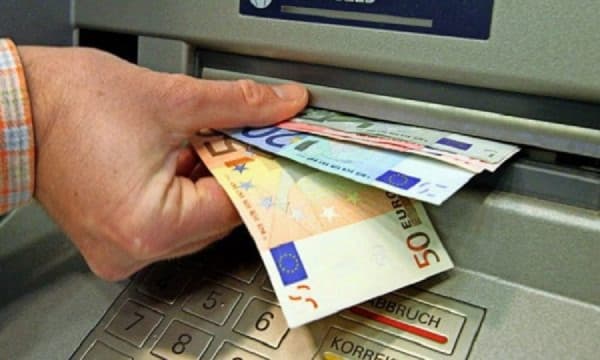 Sindikata e sektorit privat paralajmëron protestë, kërkohet rritja e pagave
