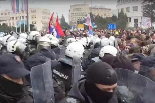 Forca të mëdha policore në Kuvendin e Novi Sadit para zgjedhjes së kryetarit të komunës