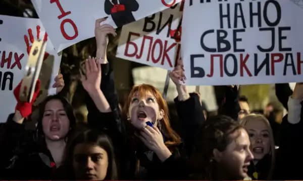 Opinioni i filozofes serbe në The Guardian: Studentët e kanë tronditur regjimin autoritar të Vuçiqit, po e kthejnë shpresën demokratike