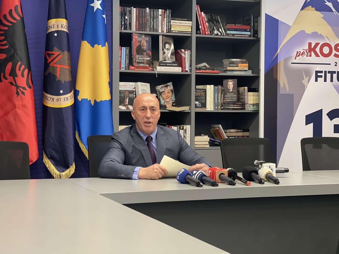 Ramush Haradinaj thotë se do ta përkrahë një qeveri të opozitës