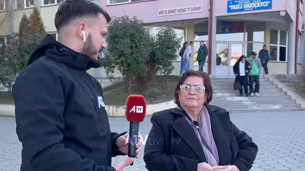 Pavarësisht vështirësive në ecje, nënës së dëshmorit nuk i mundësohet të votojë pa ngjitur shkallët