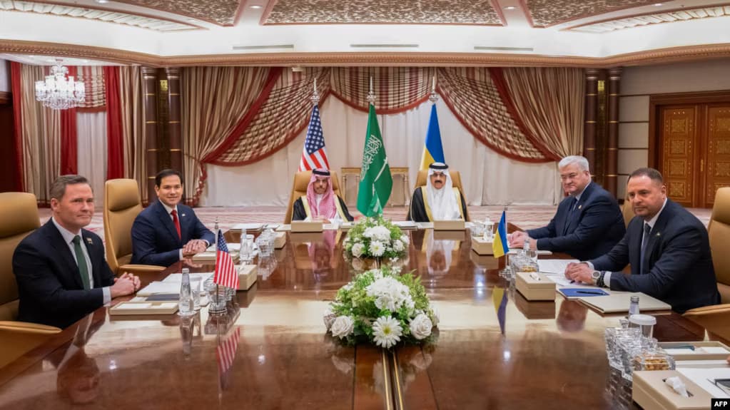 SHBA dhe Ukraina diskutojnë në Arabinë Saudite për t’i dhënë fund luftës së nisur nga Rusia