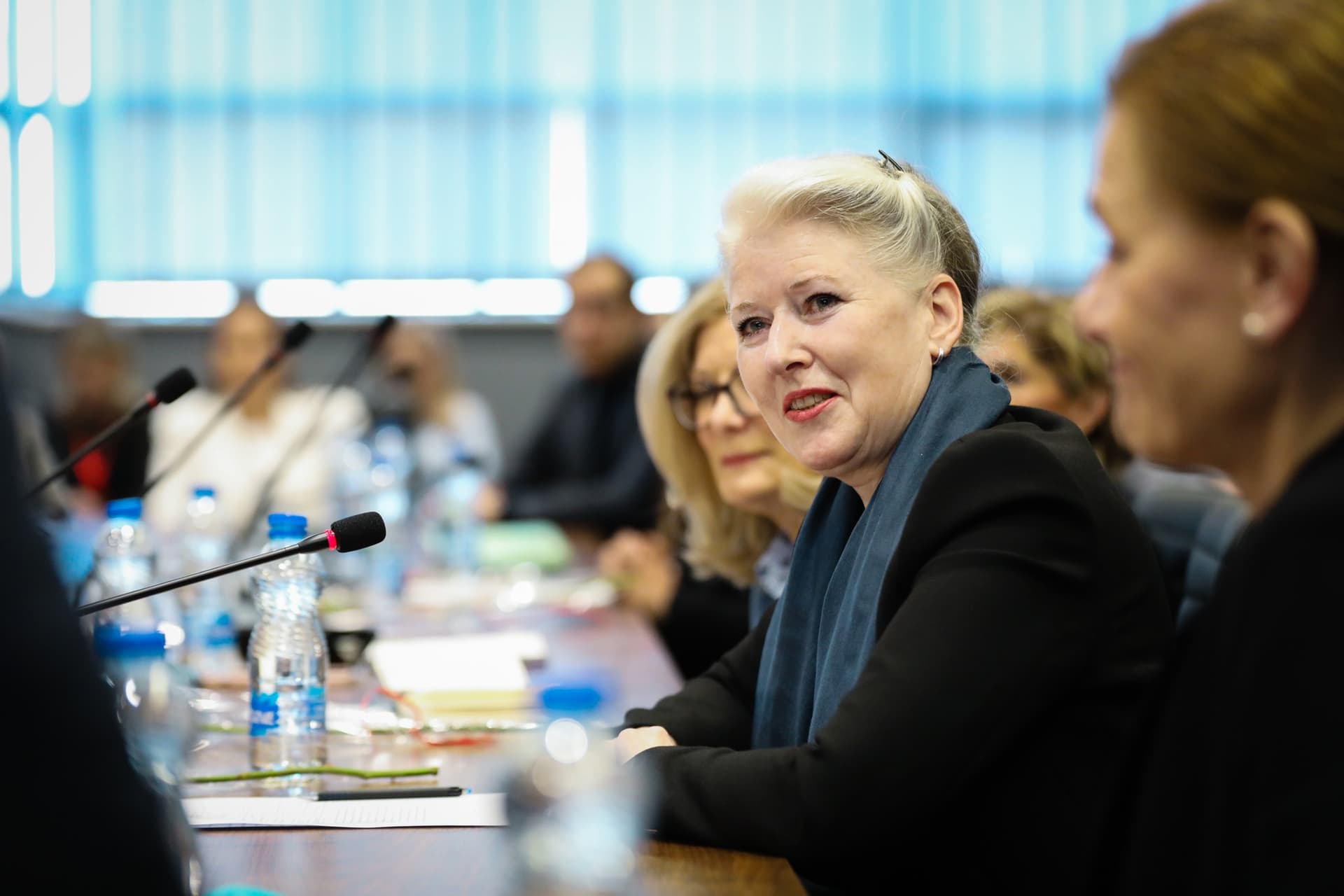 “Gratë Ambasadore” – Mbahet tryezë diskutimi për Ditën Ndërkombëtare të Grave