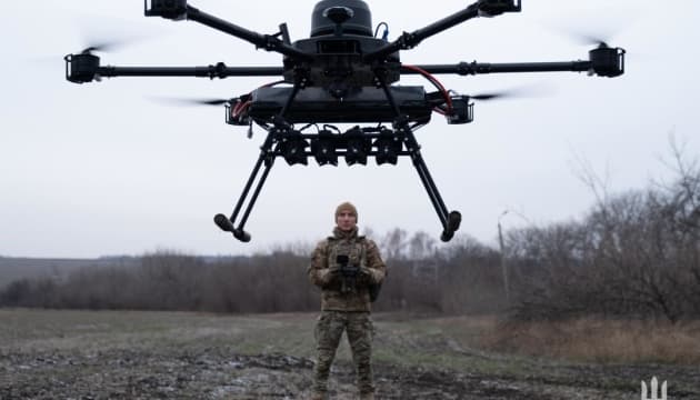 Pilotët ukrainasë tregojnë se si dronët shkatërrojnë pajisjet ruse