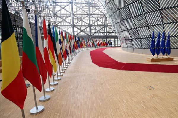 ​Liderët e BE-së do të takohen për një samit të posaçëm për mbrojtjen evropiane dhe Ukrainën