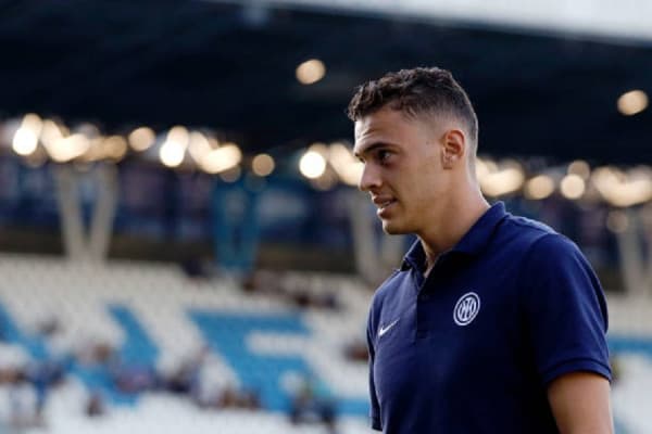 ​Kumbulla lavdëron Asllanin: Ka pak lojtar me cilësitë e tij