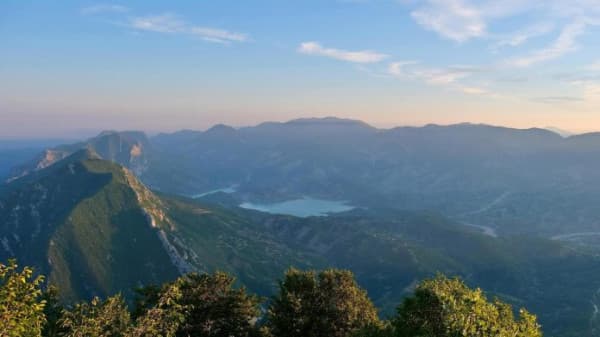 ​Media franceze “EnVols”: Vizitoni Parkun magjik Kombëtar të Dajtit në Shqipëri