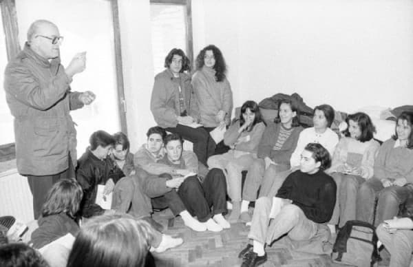 ​33 vjet nga fillimi i vitit akademik në shtëpi