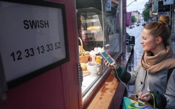 ​Përsëri në cash: Jeta pa para në xhep nuk është utopia që Suedia shpresonte