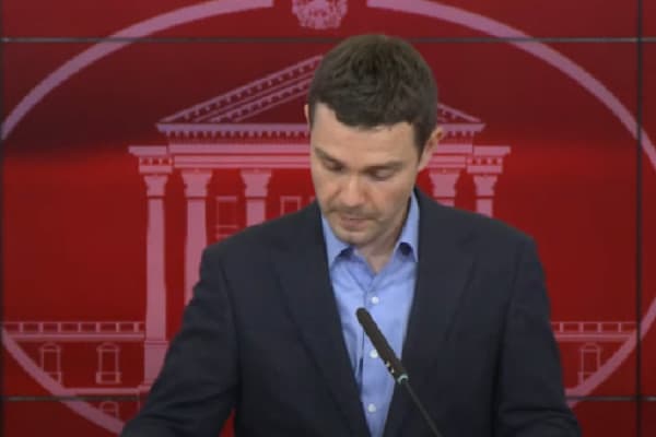 ​Mucunski: Qeveria do të mbulojë shpenzimet për familjarët e pacientëve që shërohen jashtë vendit