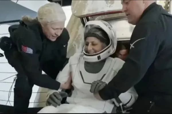 ​Astronautët e NASA-s kanë mbërritur në Tokë