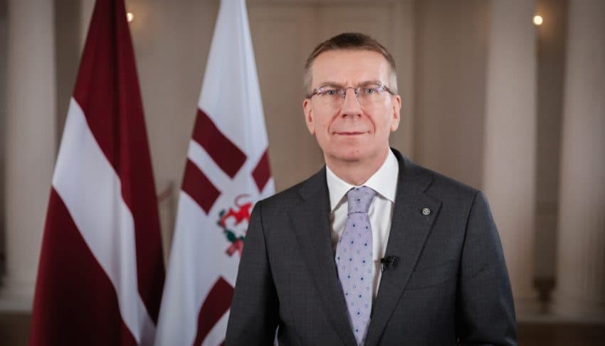 Presidenti i Letonisë viziton Kosovën, takohet me Osmanin